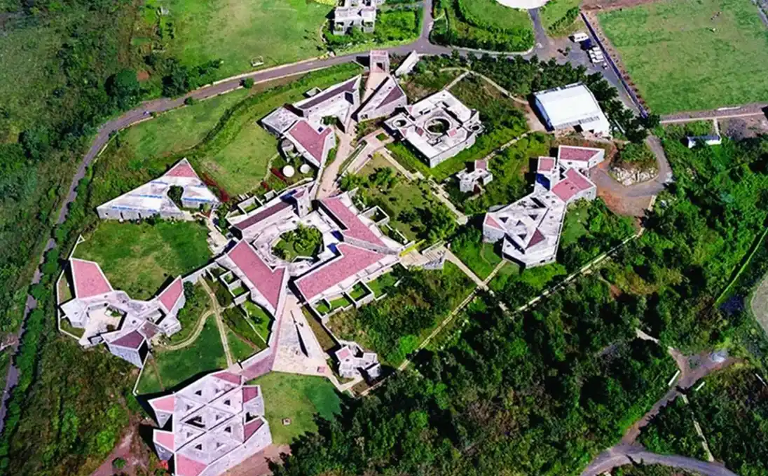 Mahindra United World College of India